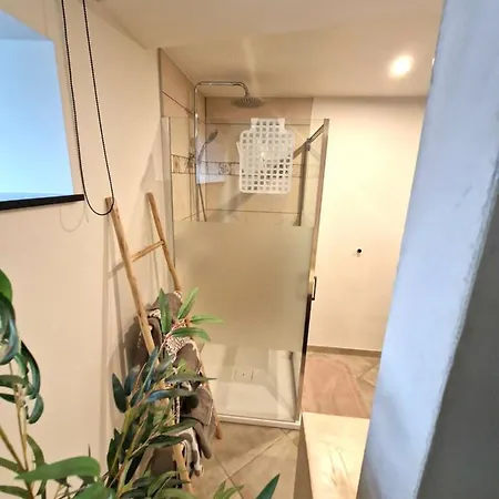 Le Twenty Bed & Breakfast