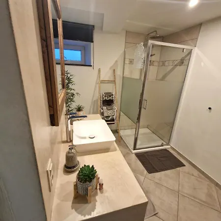 Le Twenty 住宿加早餐酒店 马尔什昂法梅讷