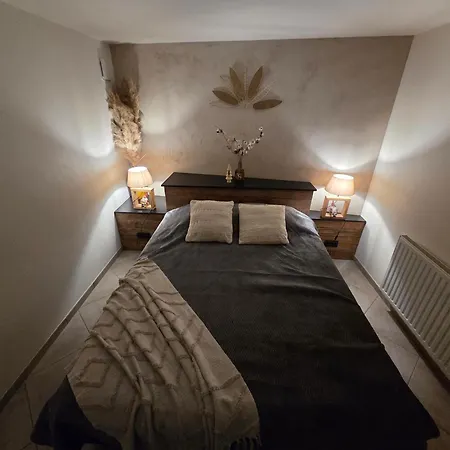 Le Twenty 4* مارشه ان فامن