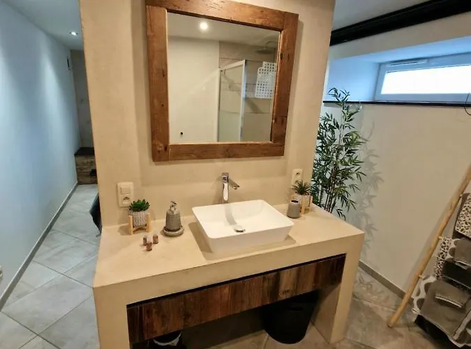 Le Twenty Oda ve Kahvaltı 4*